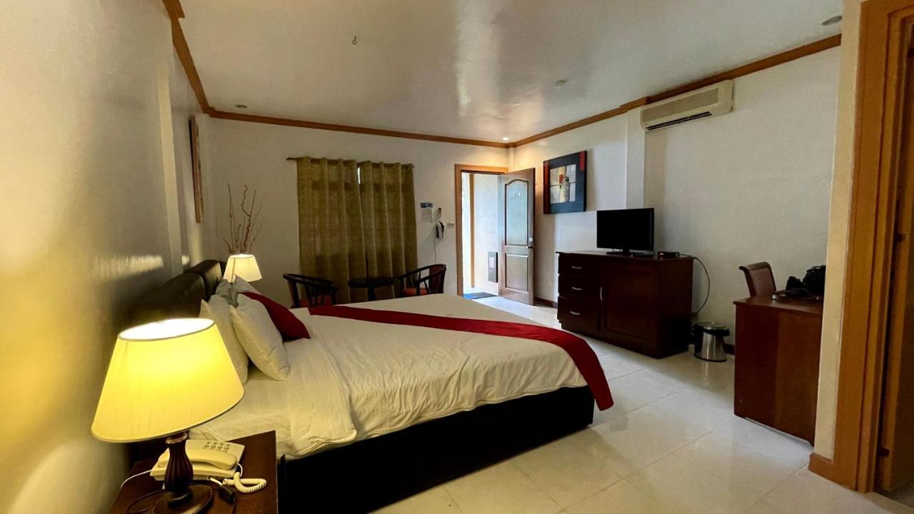 Anda White Beach Resort Екстер'єр фото